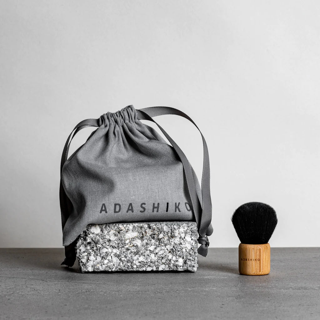 Kabuki cleansing brush and bag