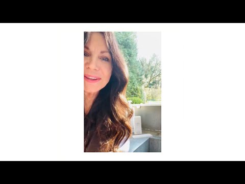 Iles Formula founder Wendy Iles demonstrating how to use the Shampoo and Conditioner