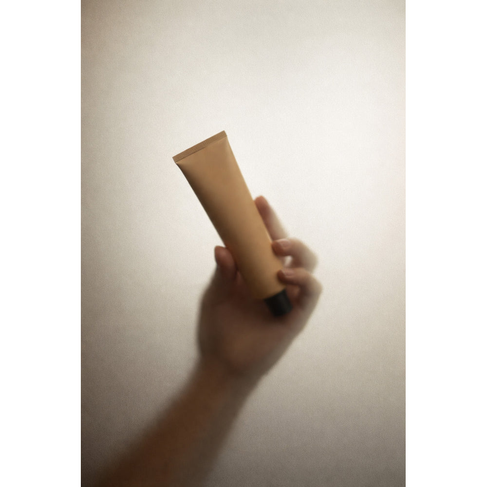 Oway plastic-free aluminium tube packaging for Smooth'n Glow Hair Mask