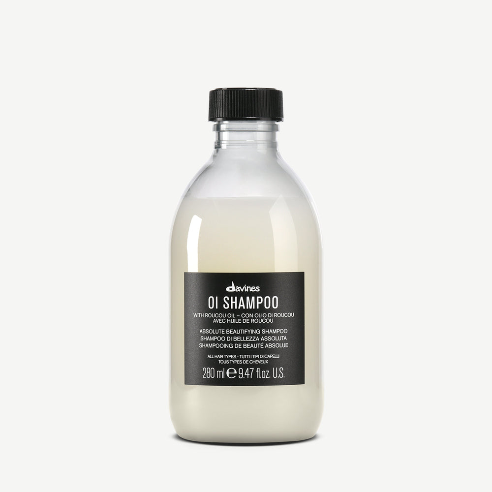 Davines Oi Shampoo 280ml white background bottle for soft shiny hair — Sable Boutique NZ