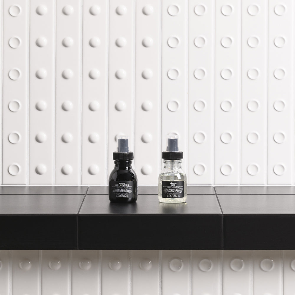 Davines Oi All In One Milk 50ml travel size white background bottle detail leave-in spray — Sable Boutique NZ