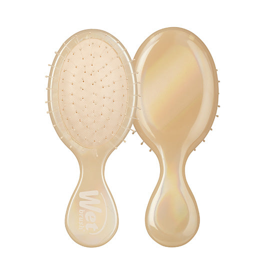 Wet Brush Mini Detangler in Iridescence Cream on a white background