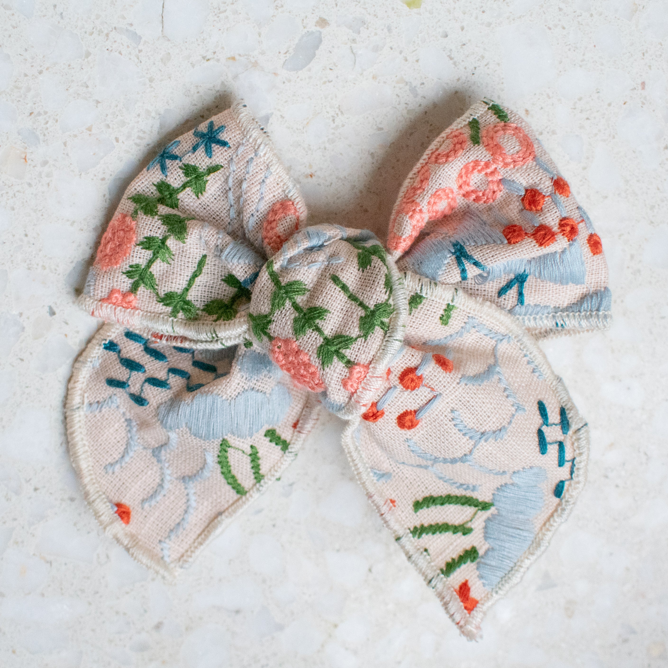 Gildie Embroidered Bow Clip