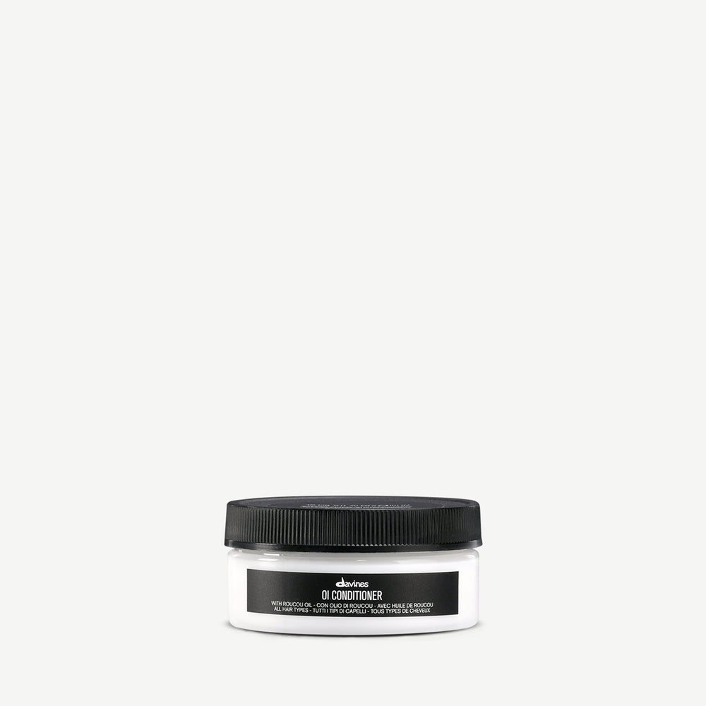 Davines Oi Conditioner white background bottle rich buttery conditioner with Roucou oil — Sable Boutique NZ